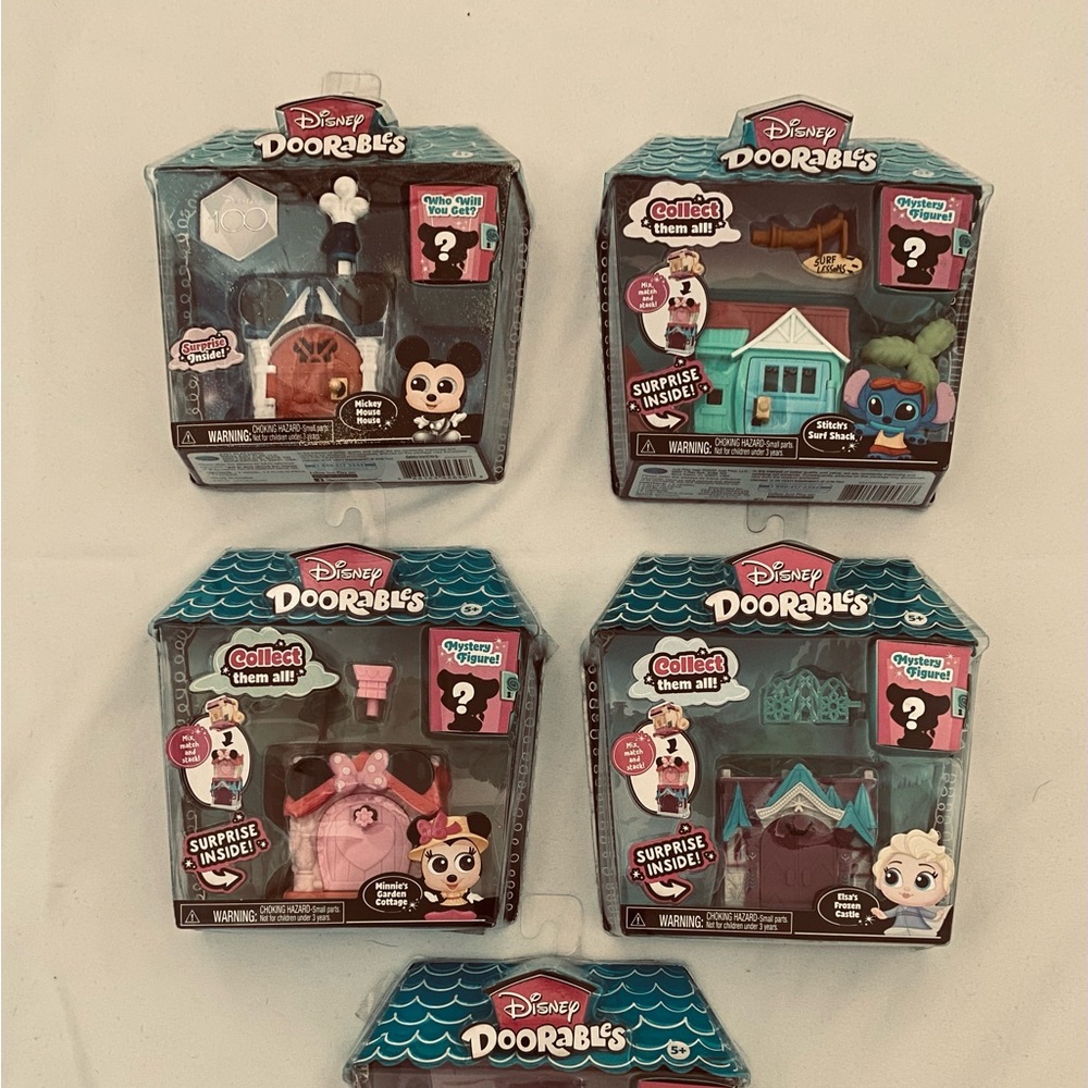 Disney Doorables Miniture Play Houses.  Set of 5 with surprises included.  NWT